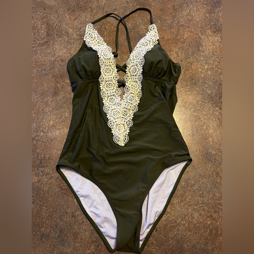 CupShe 1 Piece Swimsuit Size M